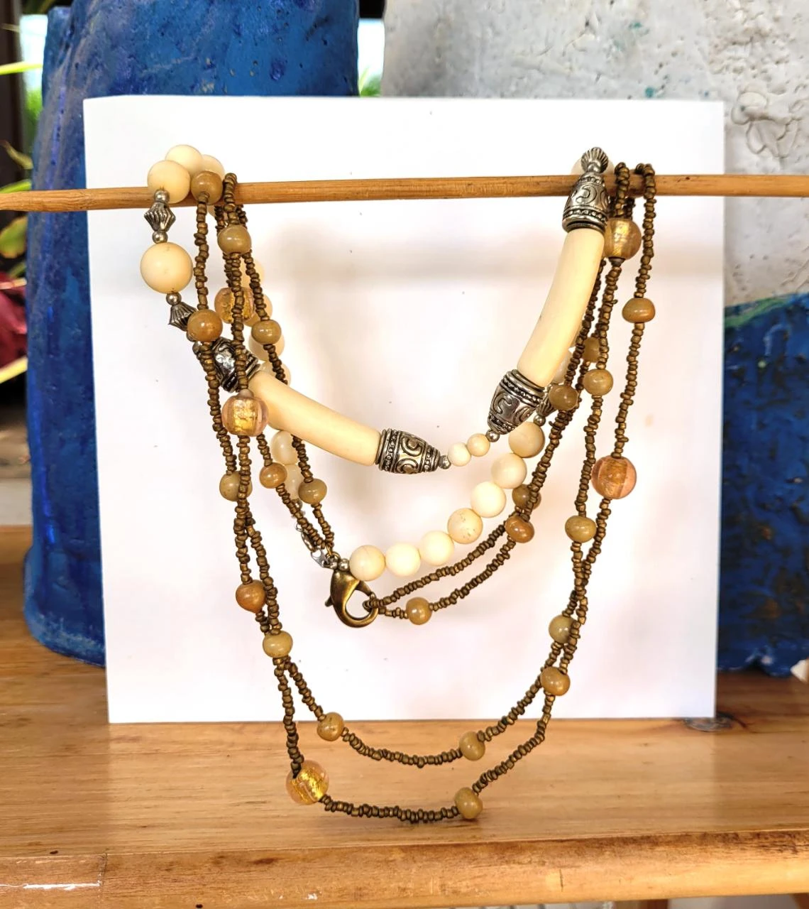 Set van twee vintage halskettingen met glazen en harsparels – photo 5